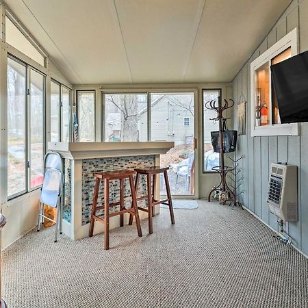 Poconos Vacation Home Walk To Locust Lake! Pocono Lake Exterior foto