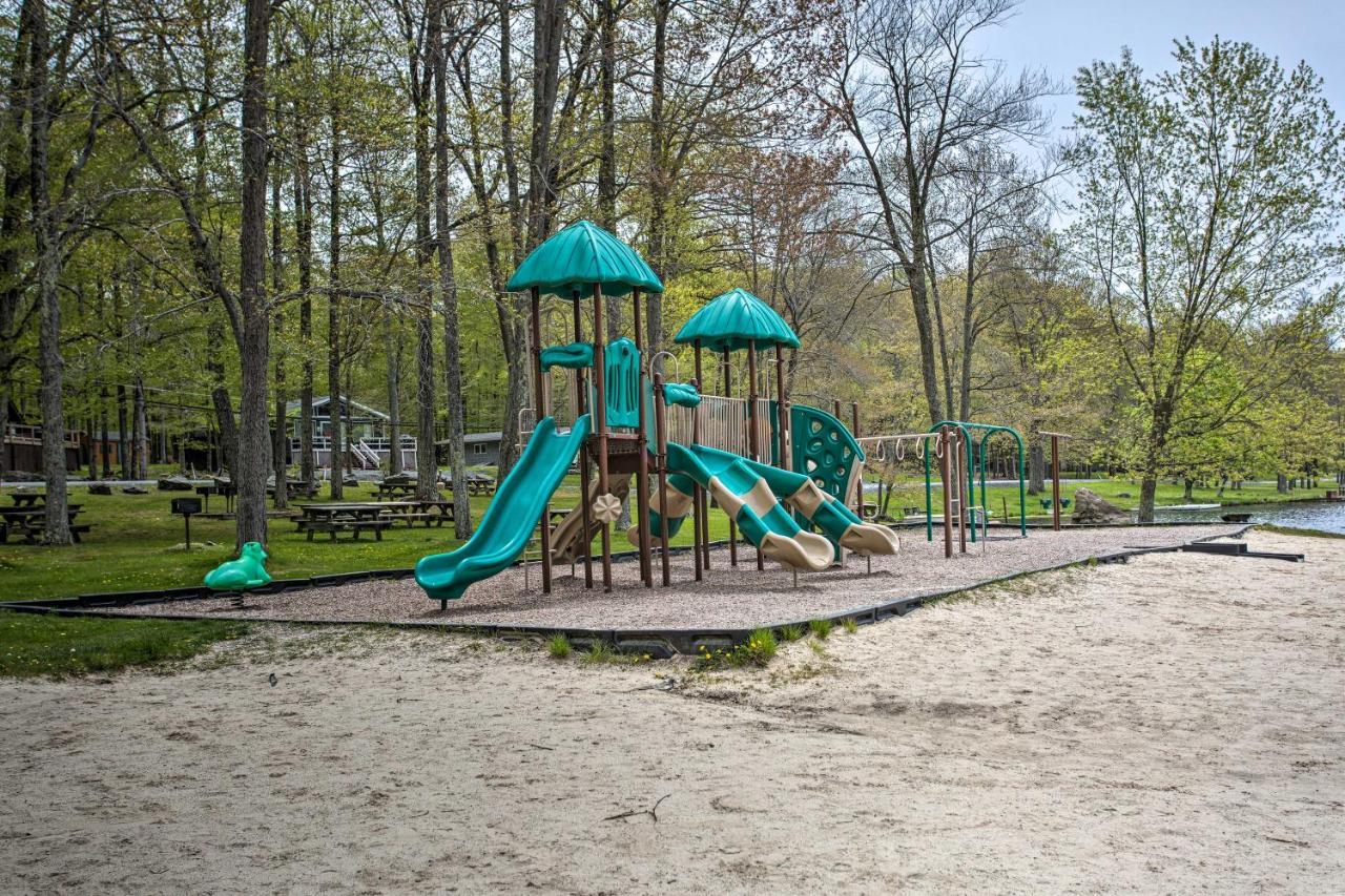 Poconos Vacation Home Walk To Locust Lake! Pocono Lake Exterior foto